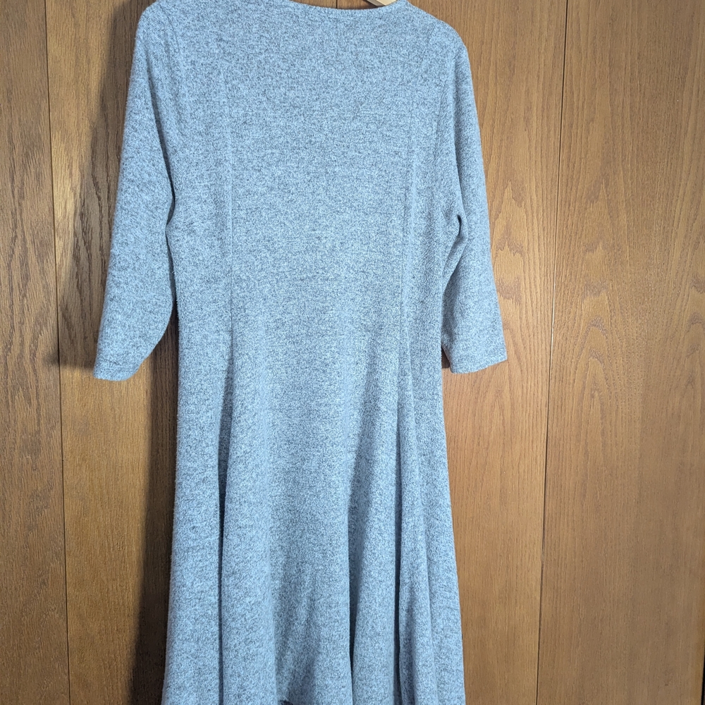 Torrid Light Gray 3/4 Sleeve Dress with Ruched Bust - Picture 6 of 10